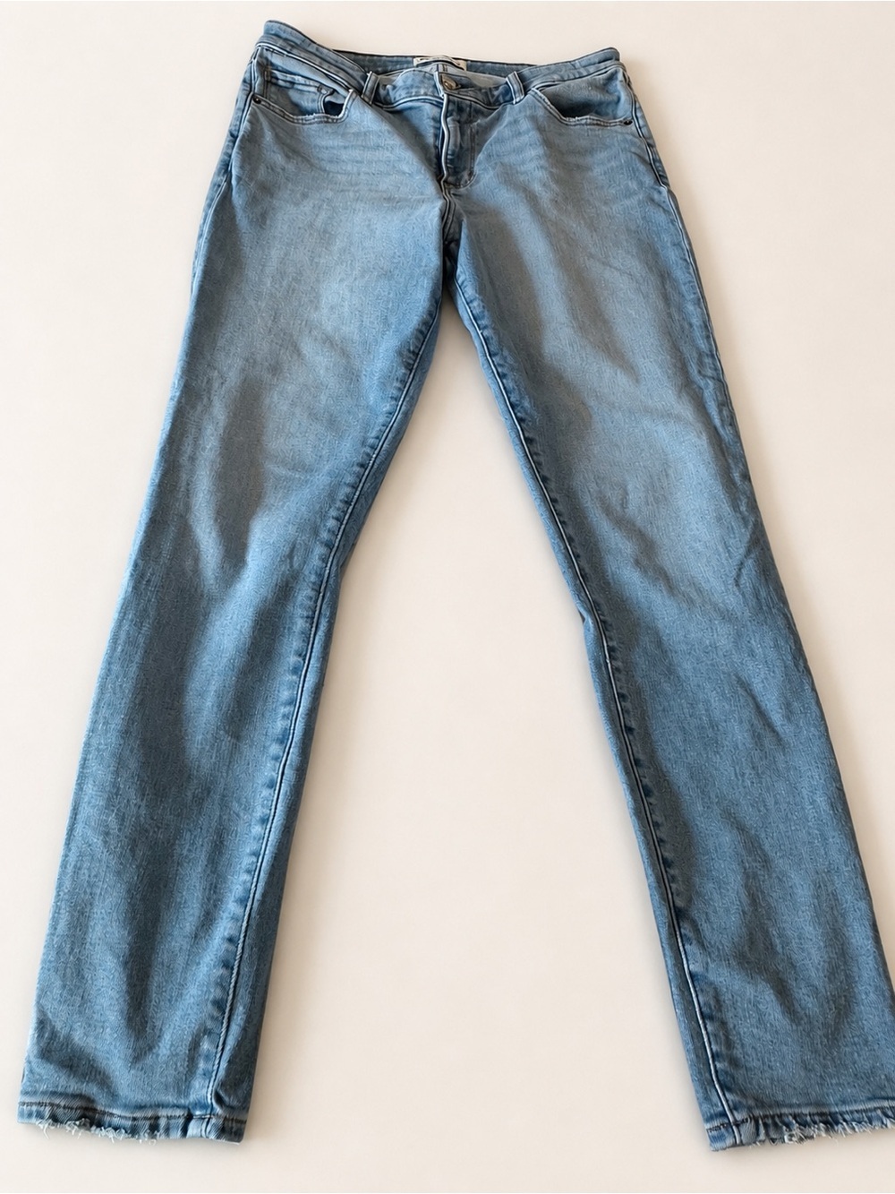 Abercrombie & Fitch Super Skinny Mid Rise Jeans 32/14 Light Wash Raw Hem